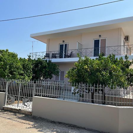 Koulouras Holiday Apartments Nikolaiika Luaran gambar