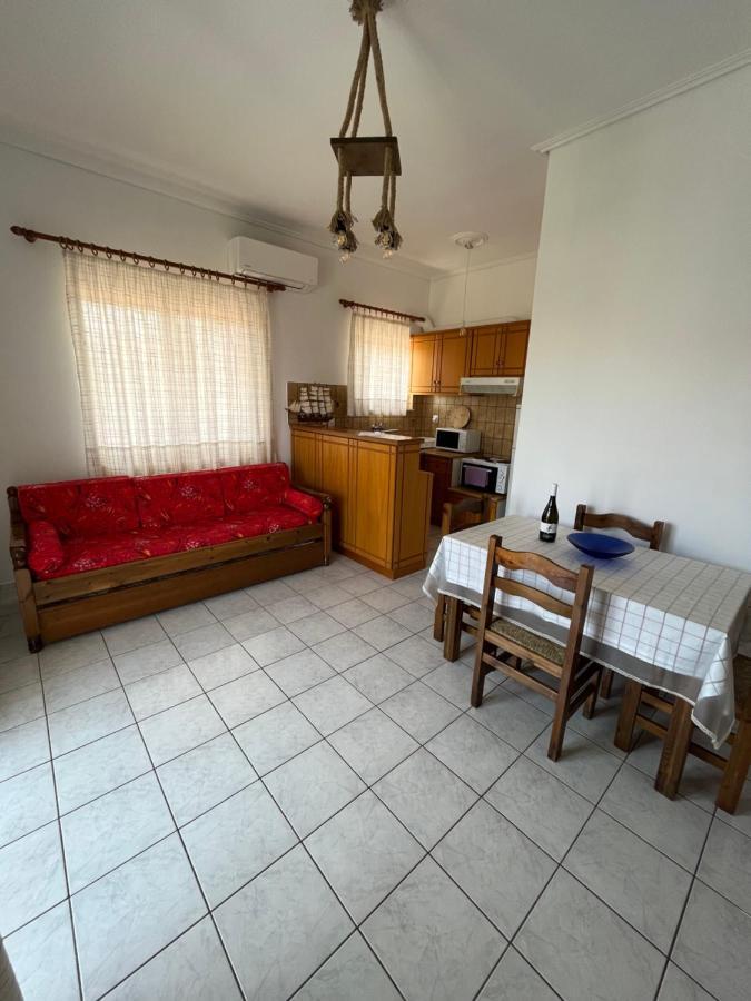 Koulouras Holiday Apartments Nikolaiika Luaran gambar